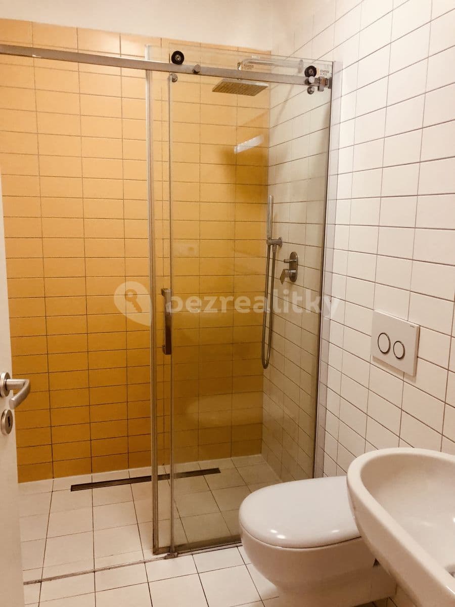 Prenájom bytu 1-izbový 30 m², Bořivojova, Praha, Praha Prenájom bytu 1-izbový 30 m², Bořivojova, Praha, Praha