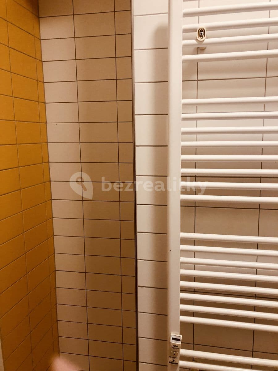 Prenájom bytu 1-izbový 30 m², Bořivojova, Praha, Praha Prenájom bytu 1-izbový 30 m², Bořivojova, Praha, Praha