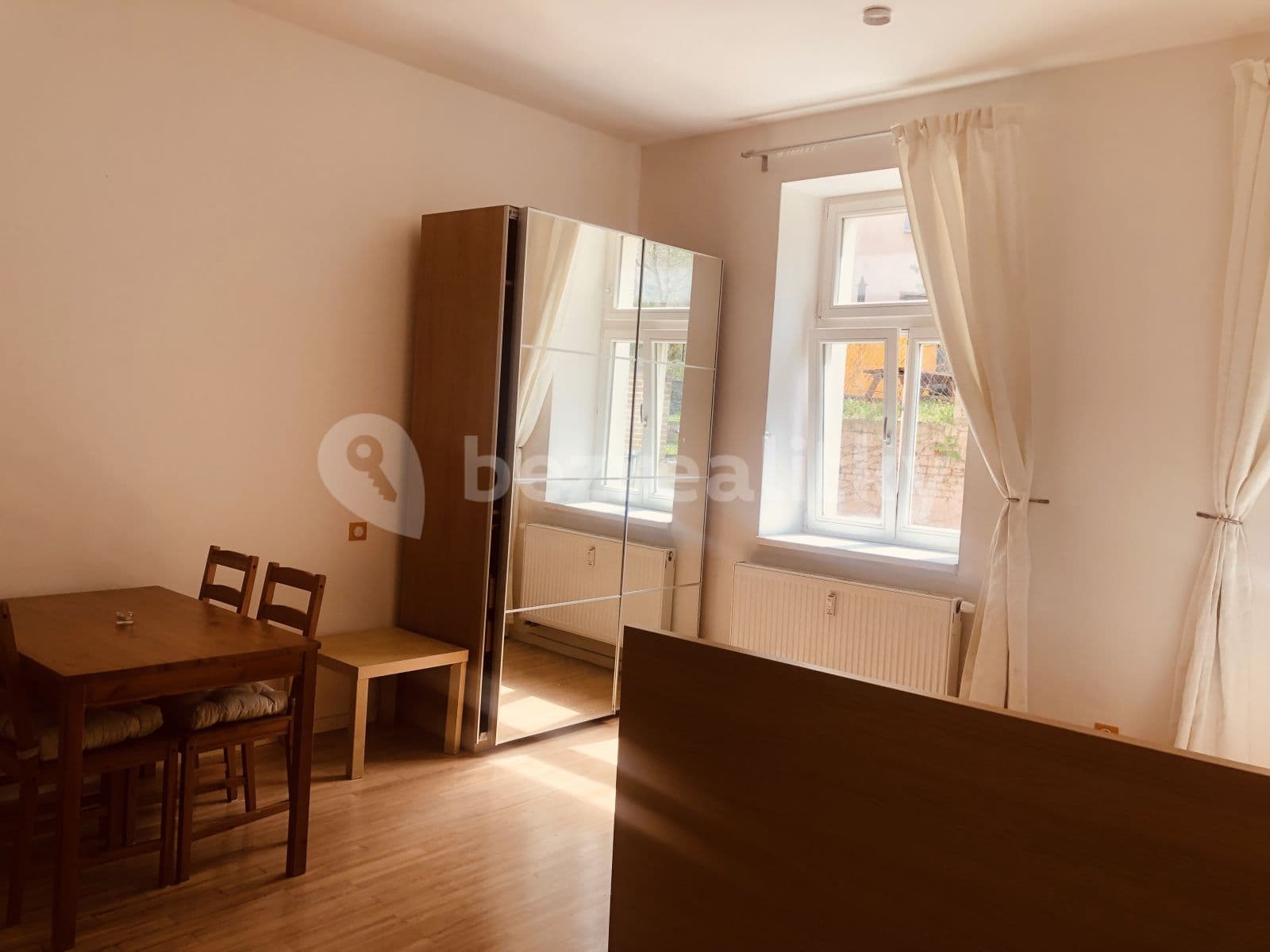 Prenájom bytu 1-izbový 30 m², Bořivojova, Praha, Praha Prenájom bytu 1-izbový 30 m², Bořivojova, Praha, Praha