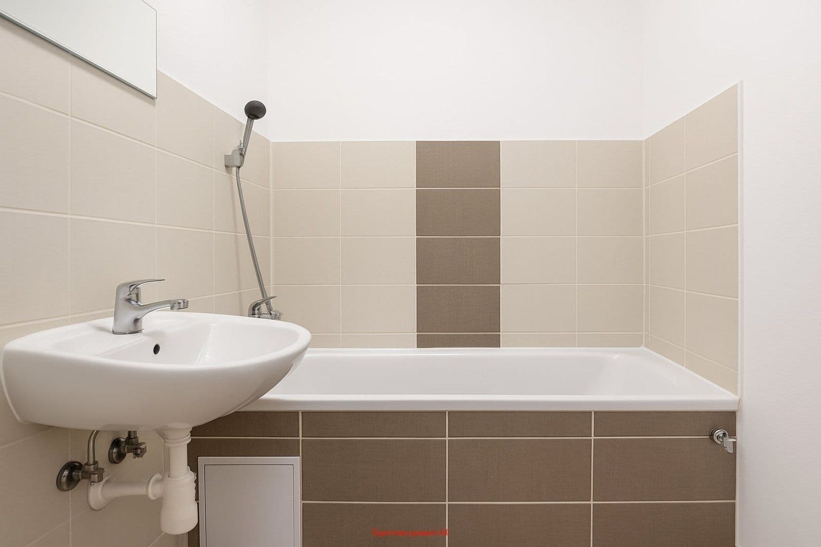 Prenájom bytu 3-izbový 75 m², Viaduktová, Český Těšín, Moravskoslezský kraj Prenájom bytu 3-izbový 75 m², Viaduktová, Český Těšín, Moravskoslezský kraj