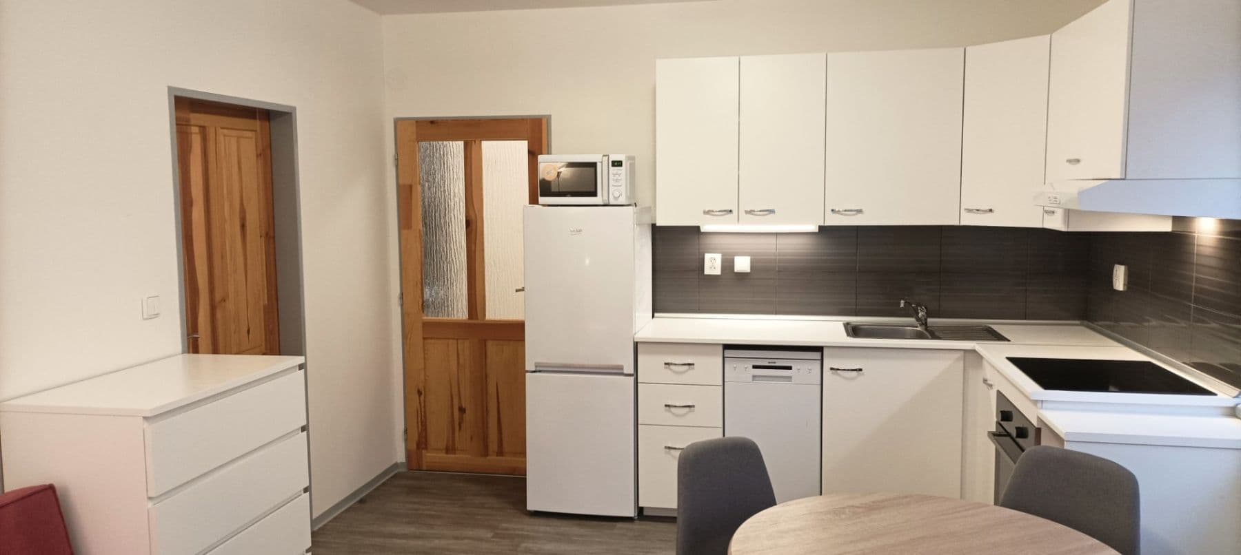 Prenájom bytu 2-izbový 43 m², Sládkova, Hradec Králové, Královéhradecký kraj Prenájom bytu 2-izbový 43 m², Sládkova, Hradec Králové, Královéhradecký kraj