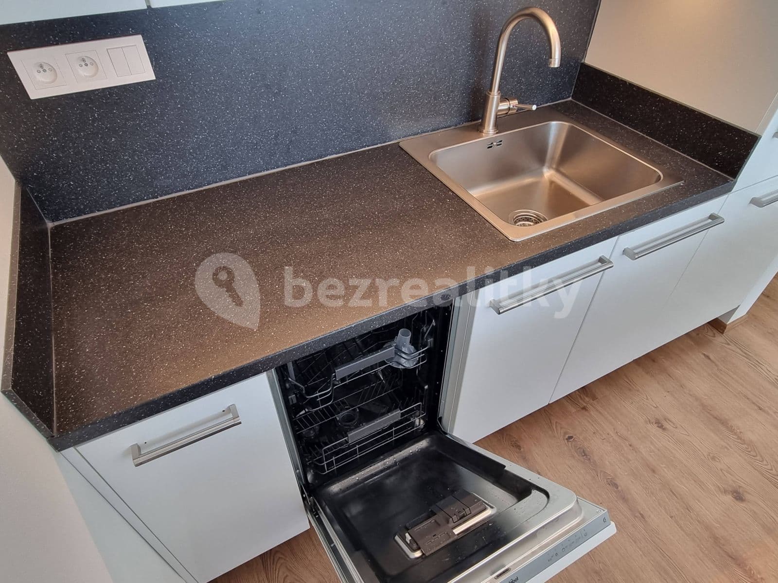 Prenájom bytu 2-izbový 44 m², Formanská, Praha, Praha Prenájom bytu 2-izbový 44 m², Formanská, Praha, Praha