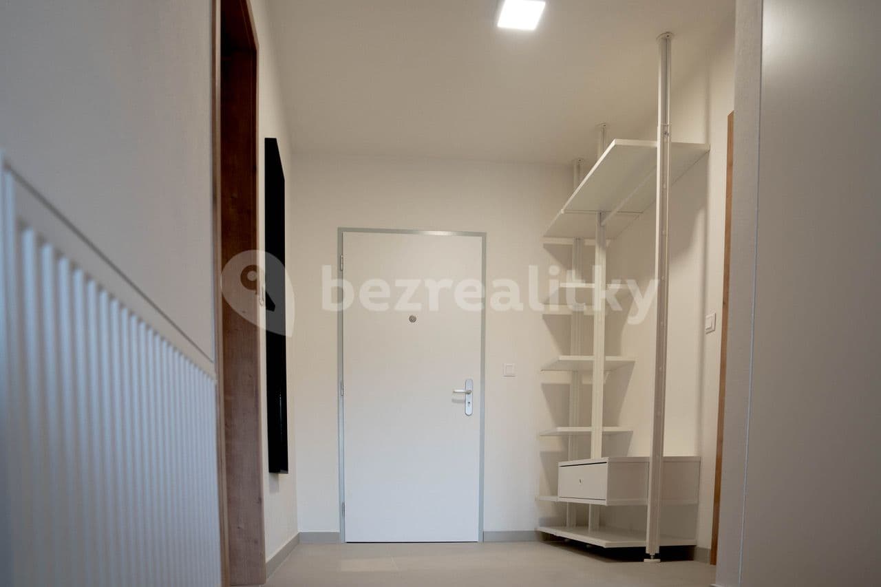 Prenájom bytu 3-izbový 75 m², Čepkovská, Zlín, Zlínský kraj Prenájom bytu 3-izbový 75 m², Čepkovská, Zlín, Zlínský kraj