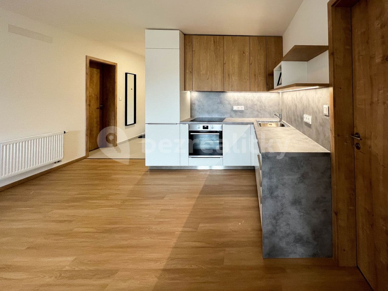 Prenájom bytu 3-izbový 75 m², Čepkovská, Zlín, Zlínský kraj Prenájom bytu 3-izbový 75 m², Čepkovská, Zlín, Zlínský kraj