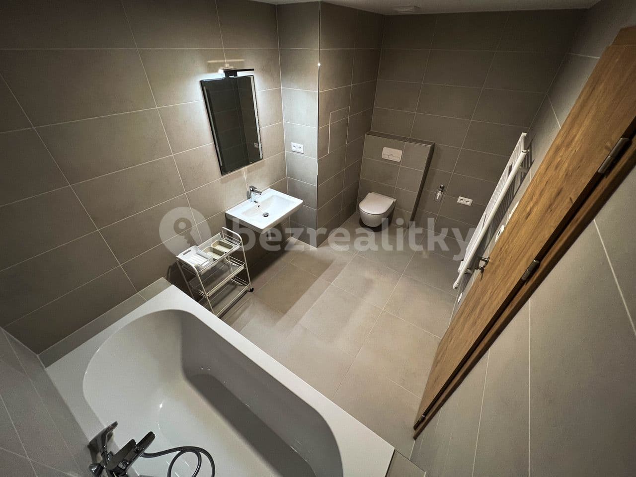 Prenájom bytu 3-izbový 75 m², Čepkovská, Zlín, Zlínský kraj Prenájom bytu 3-izbový 75 m², Čepkovská, Zlín, Zlínský kraj