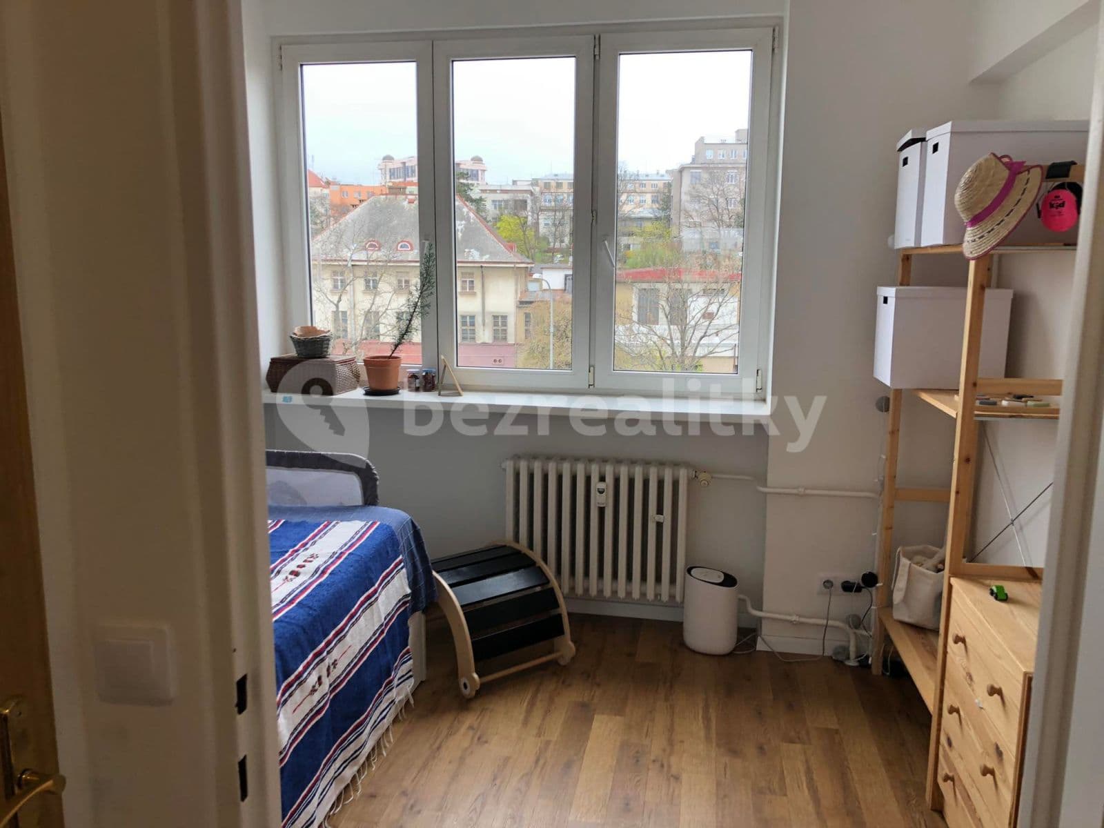 Prenájom bytu 3-izbový 60 m², Ruská, Praha, Praha Prenájom bytu 3-izbový 60 m², Ruská, Praha, Praha