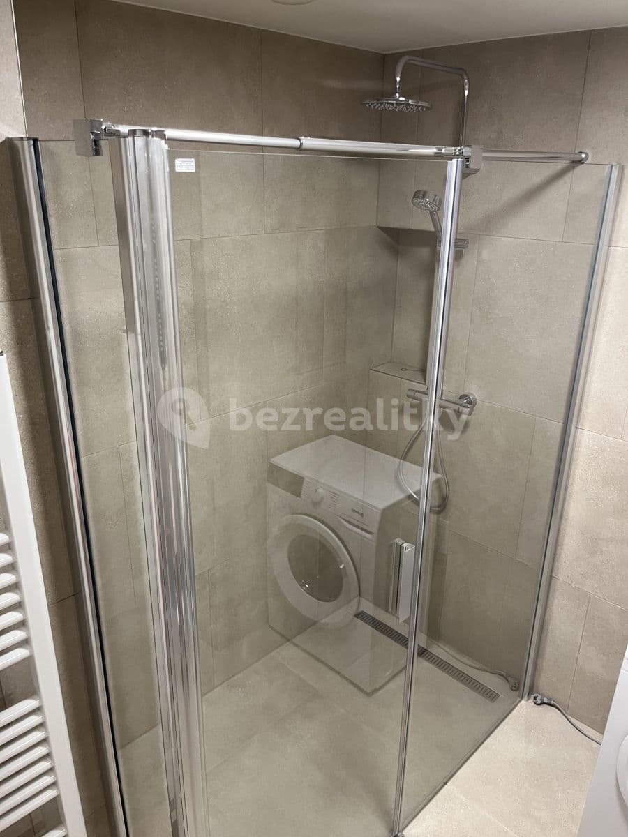 Prenájom bytu 2-izbový 55 m², Hodonínská, Praha, Praha Prenájom bytu 2-izbový 55 m², Hodonínská, Praha, Praha