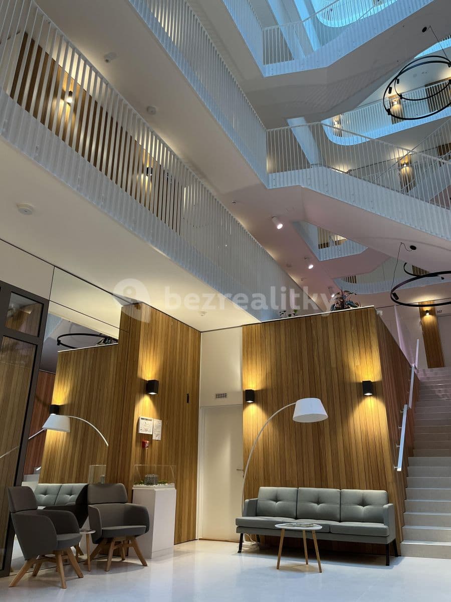 Prenájom bytu 2-izbový 55 m², Hodonínská, Praha, Praha Prenájom bytu 2-izbový 55 m², Hodonínská, Praha, Praha