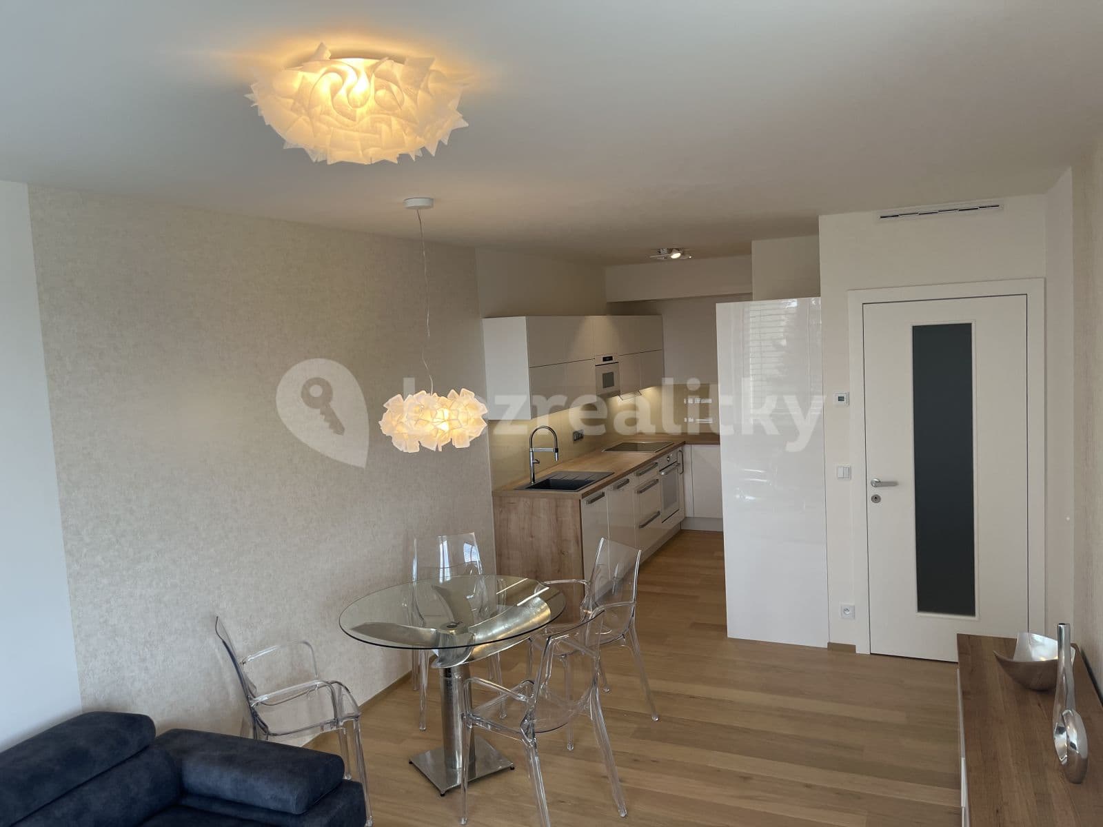 Prenájom bytu 2-izbový 55 m², Hodonínská, Praha, Praha Prenájom bytu 2-izbový 55 m², Hodonínská, Praha, Praha
