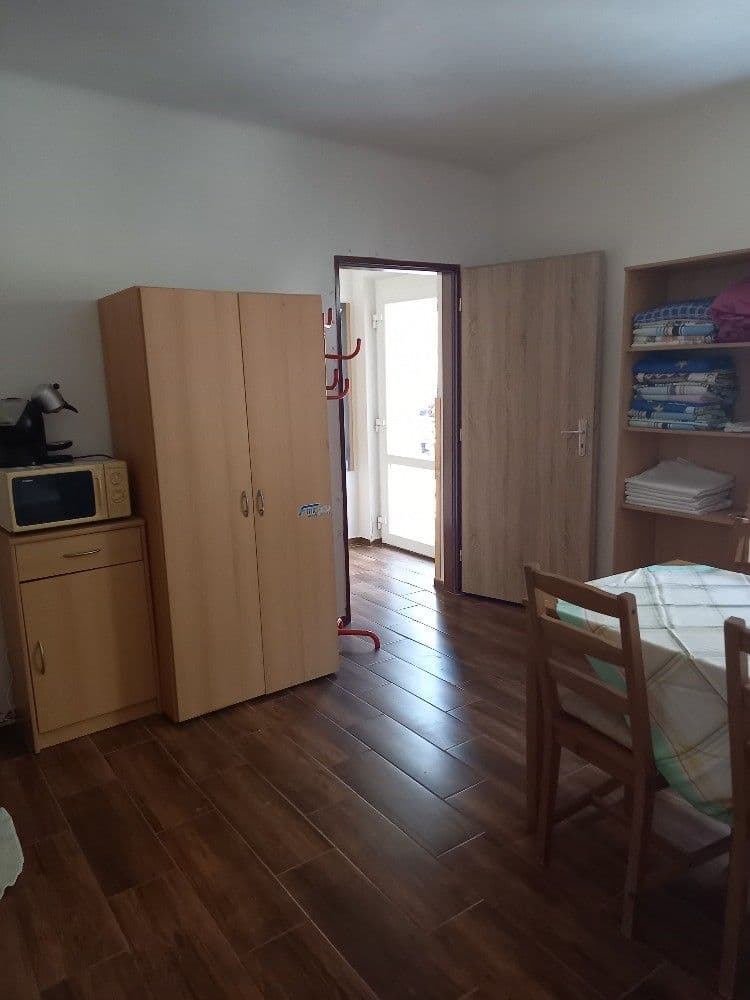 Prenájom bytu 1-izbový 38 m², Do Klecánek, Klecany, Středočeský kraj Prenájom bytu 1-izbový 38 m², Do Klecánek, Klecany, Středočeský kraj