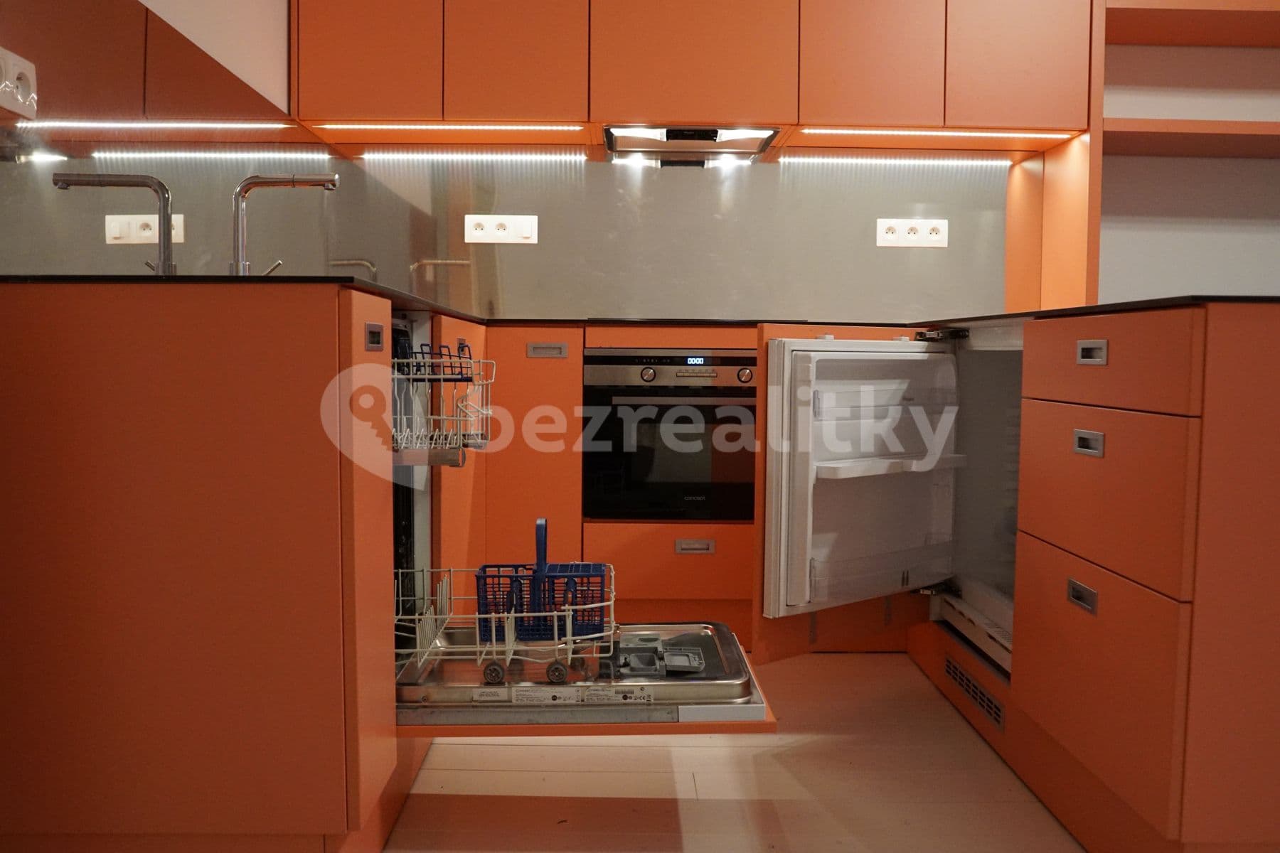 Prenájom bytu 2-izbový 53 m², Slovinská, Praha, Praha Prenájom bytu 2-izbový 53 m², Slovinská, Praha, Praha