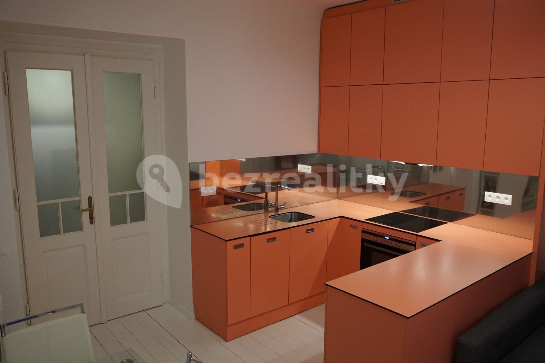 Prenájom bytu 2-izbový 53 m², Slovinská, Praha, Praha Prenájom bytu 2-izbový 53 m², Slovinská, Praha, Praha
