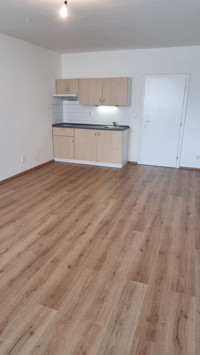 Prenájom bytu 1-izbový 35 m², Na Bendovce, Praha, Praha Prenájom bytu 1-izbový 35 m², Na Bendovce, Praha, Praha