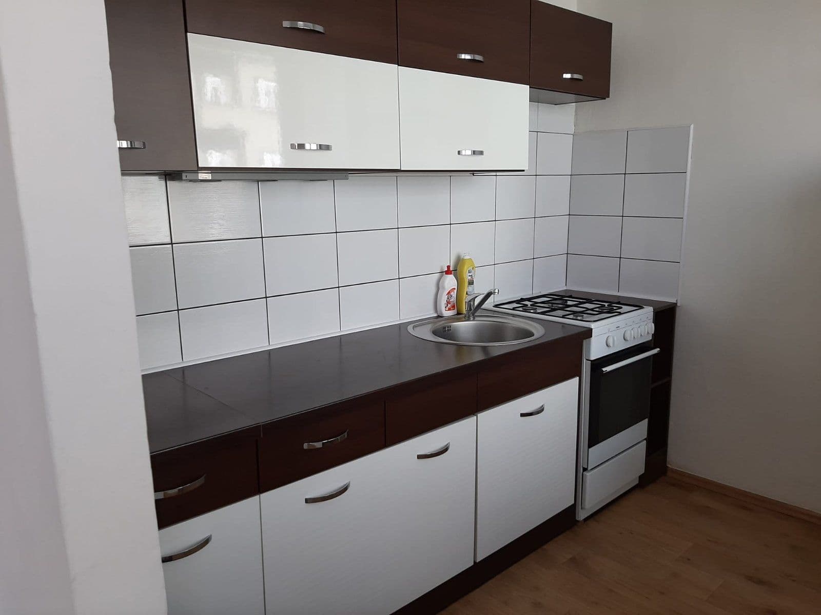Prenájom bytu 3-izbový 72 m², Kloboučnická, Praha, Praha Prenájom bytu 3-izbový 72 m², Kloboučnická, Praha, Praha