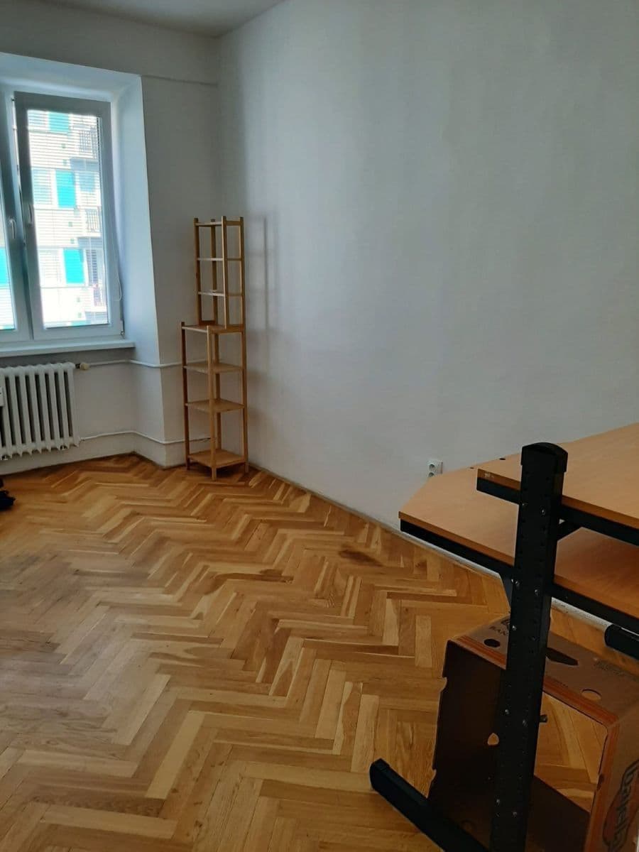 Prenájom bytu 3-izbový 72 m², Kloboučnická, Praha, Praha Prenájom bytu 3-izbový 72 m², Kloboučnická, Praha, Praha