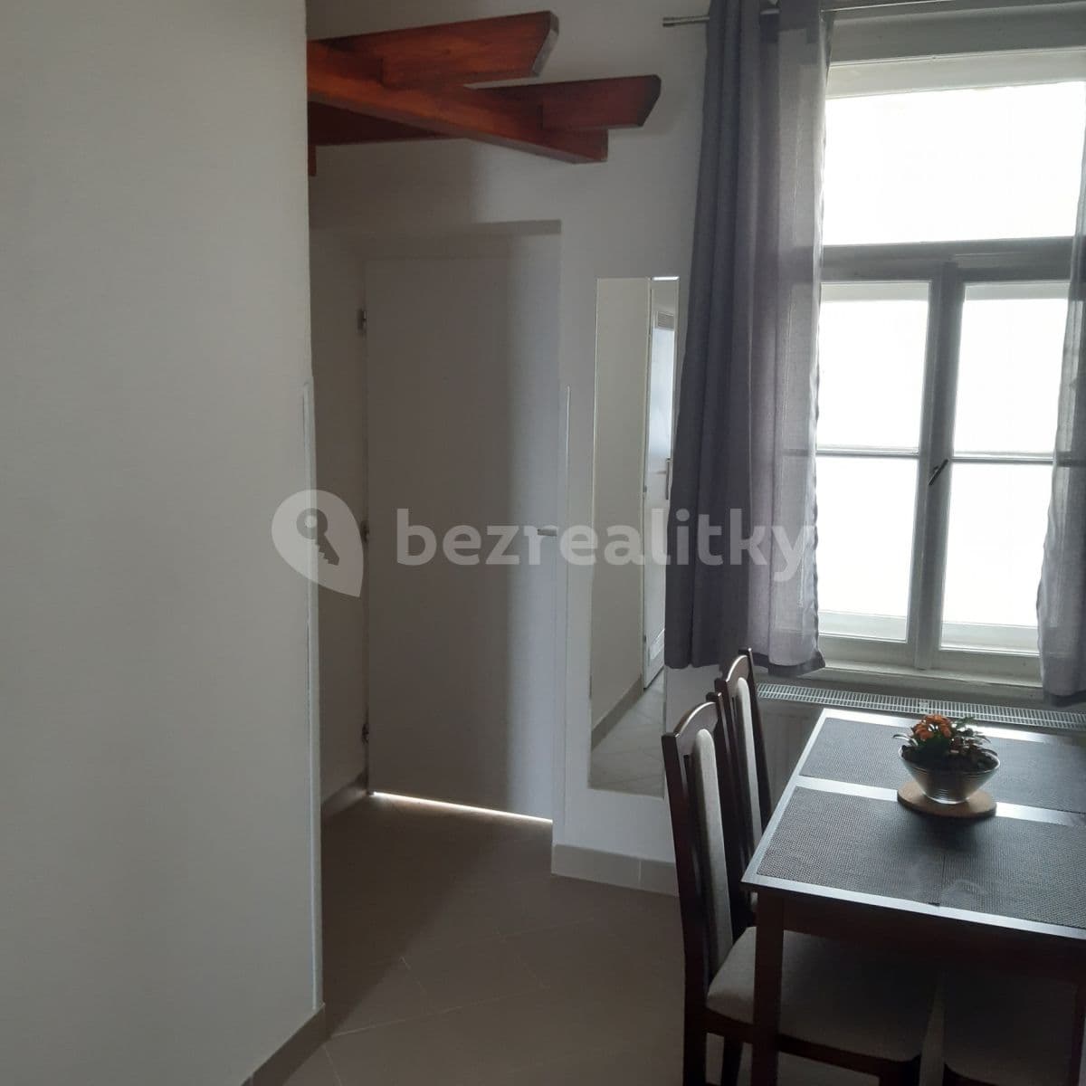 Prenájom bytu 1-izbový 34 m², Slivenecká, Praha, Praha Prenájom bytu 1-izbový 34 m², Slivenecká, Praha, Praha