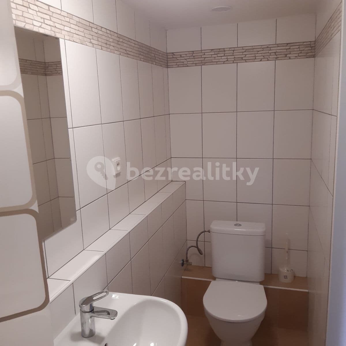 Prenájom bytu 1-izbový 34 m², Slivenecká, Praha, Praha Prenájom bytu 1-izbový 34 m², Slivenecká, Praha, Praha