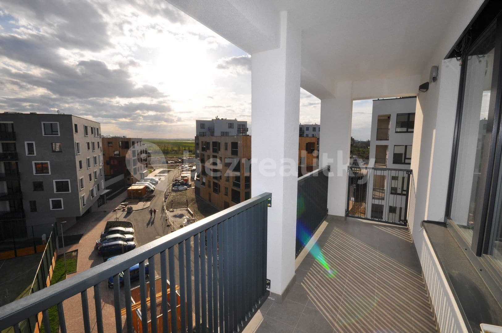 Prenájom bytu 4-izbový 100 m², Drnovská, Praha, Praha Prenájom bytu 4-izbový 100 m², Drnovská, Praha, Praha