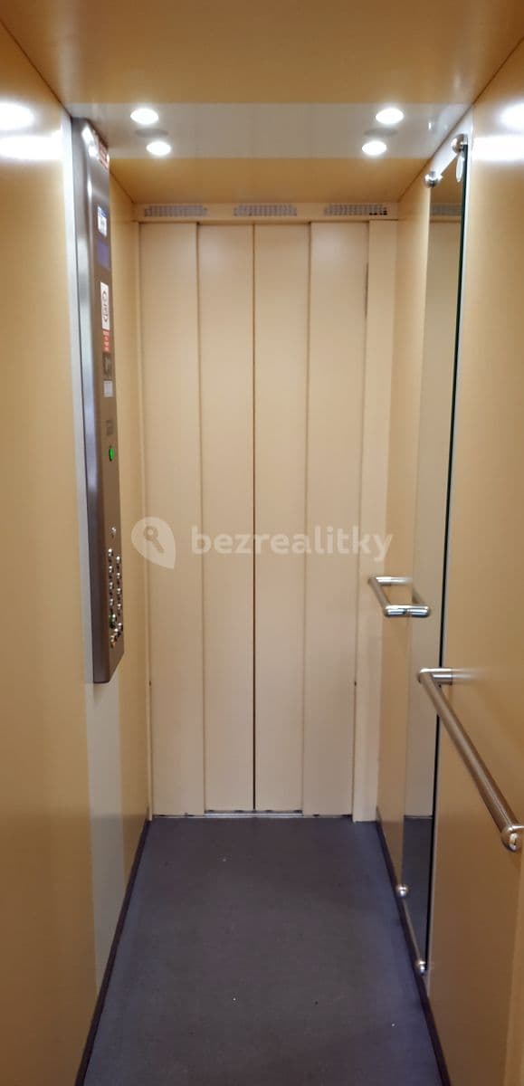 Prenájom bytu 1-izbový 35 m², Varenská, Ostrava, Moravskoslezský kraj Prenájom bytu 1-izbový 35 m², Varenská, Ostrava, Moravskoslezský kraj