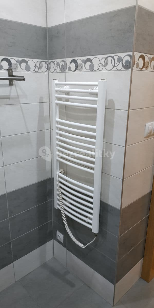 Prenájom bytu 1-izbový 35 m², Varenská, Ostrava, Moravskoslezský kraj Prenájom bytu 1-izbový 35 m², Varenská, Ostrava, Moravskoslezský kraj