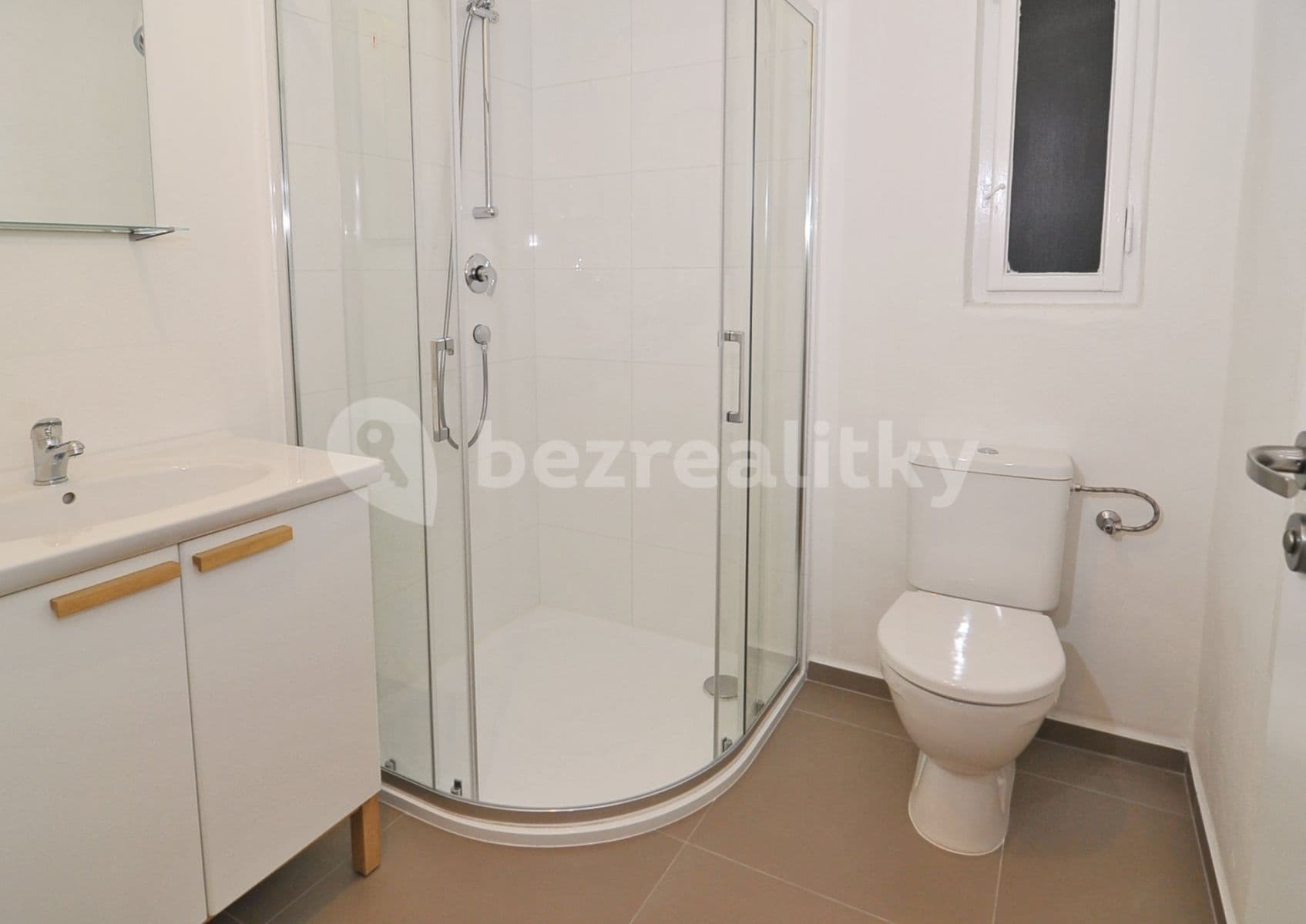 Prenájom bytu 1-izbový 23 m², Přístavní, Praha, Praha Prenájom bytu 1-izbový 23 m², Přístavní, Praha, Praha
