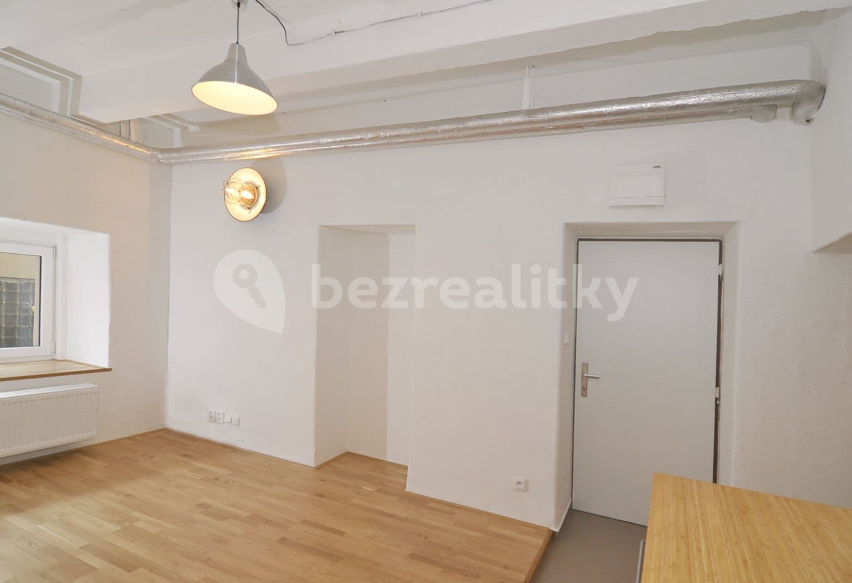 Prenájom bytu 1-izbový 23 m², Přístavní, Praha, Praha Prenájom bytu 1-izbový 23 m², Přístavní, Praha, Praha