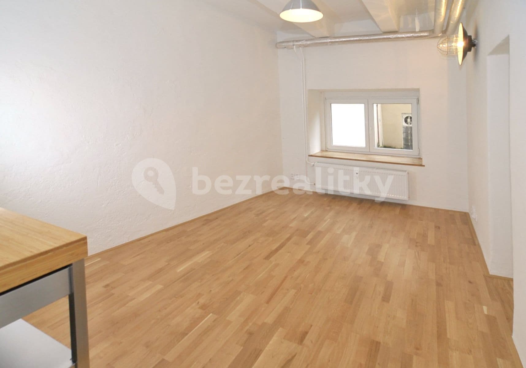 Prenájom bytu 1-izbový 23 m², Přístavní, Praha, Praha Prenájom bytu 1-izbový 23 m², Přístavní, Praha, Praha