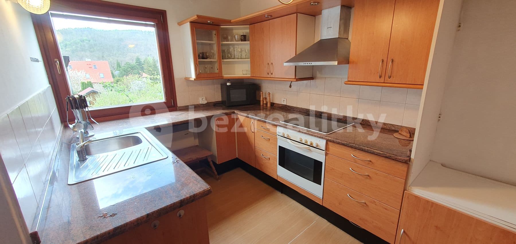 Prenájom domu 180 m², pozemok 663 m², Karlická, Černošice, Středočeský kraj Prenájom domu 180 m², pozemok 663 m², Karlická, Černošice, Středočeský kraj