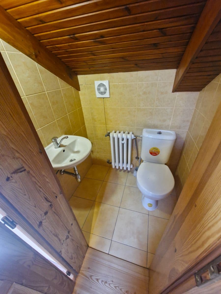 Prenájom domu 180 m², pozemok 663 m², Karlická, Černošice, Středočeský kraj Prenájom domu 180 m², pozemok 663 m², Karlická, Černošice, Středočeský kraj