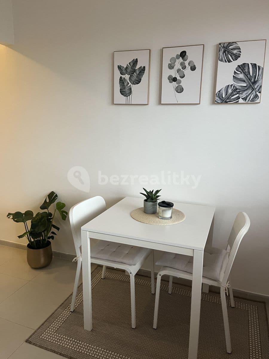 Prenájom bytu 1-izbový 37 m², Staňkova, Ostrava, Moravskoslezský kraj Prenájom bytu 1-izbový 37 m², Staňkova, Ostrava, Moravskoslezský kraj