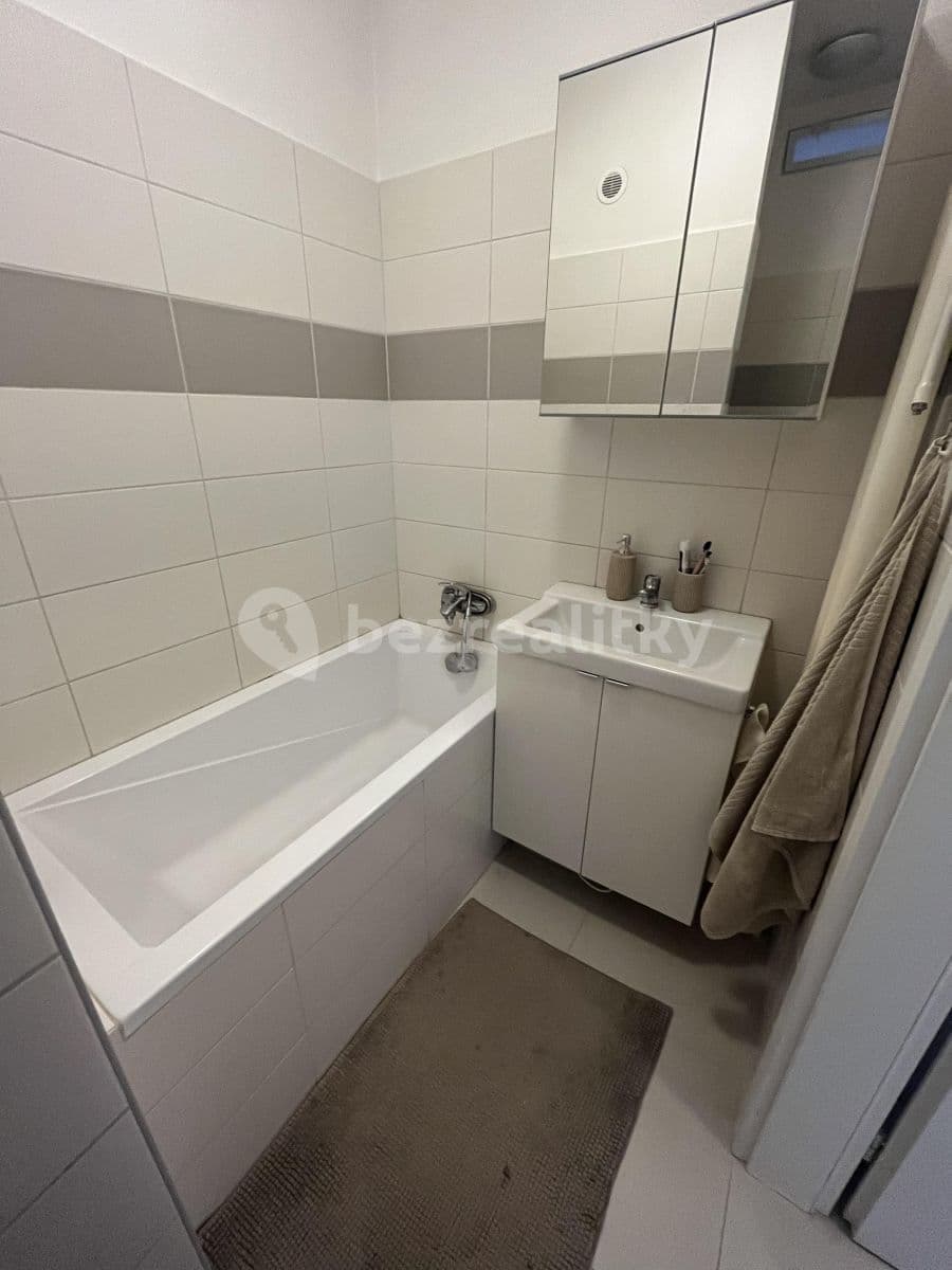 Prenájom bytu 1-izbový 37 m², Staňkova, Ostrava, Moravskoslezský kraj Prenájom bytu 1-izbový 37 m², Staňkova, Ostrava, Moravskoslezský kraj