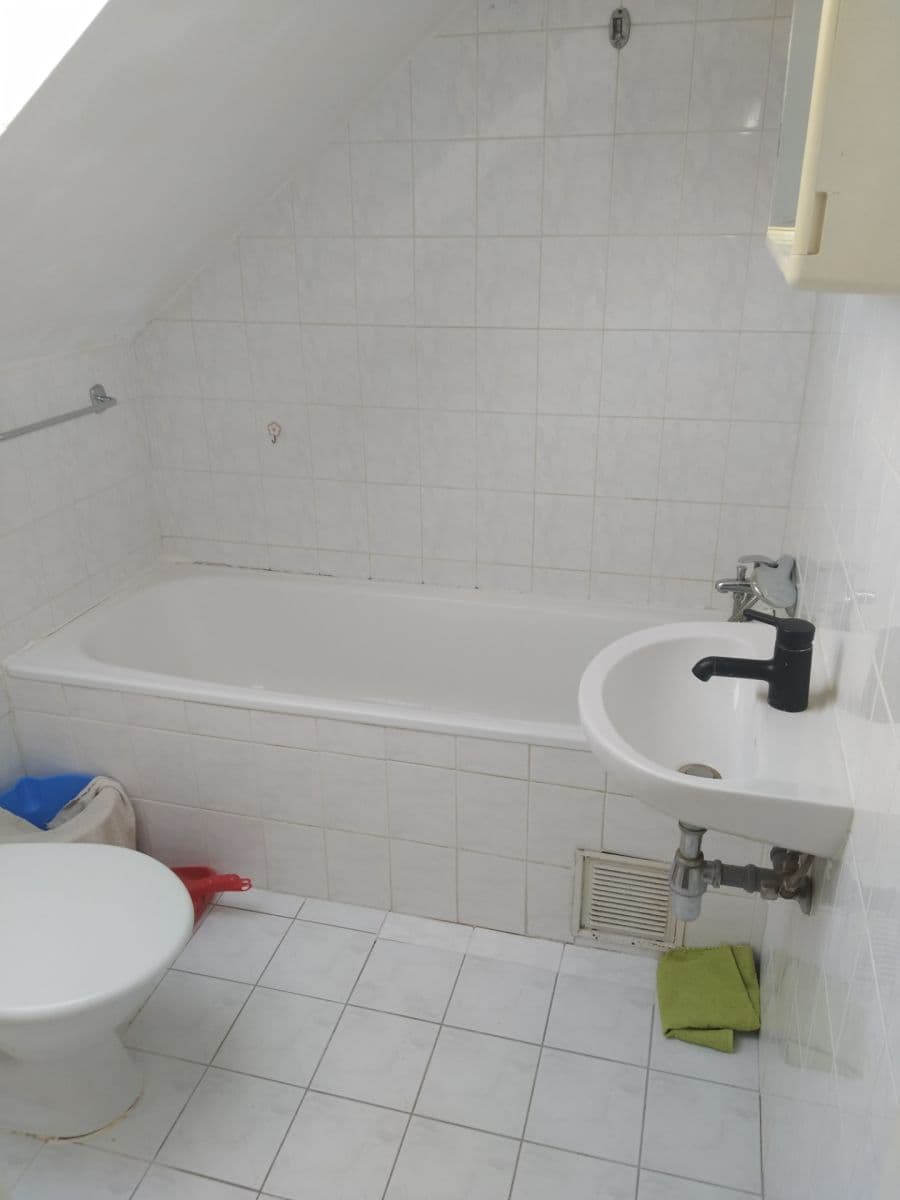 Prenájom bytu Garsoniéra 35 m², Bělohorská, Praha, Praha Prenájom bytu Garsoniéra 35 m², Bělohorská, Praha, Praha