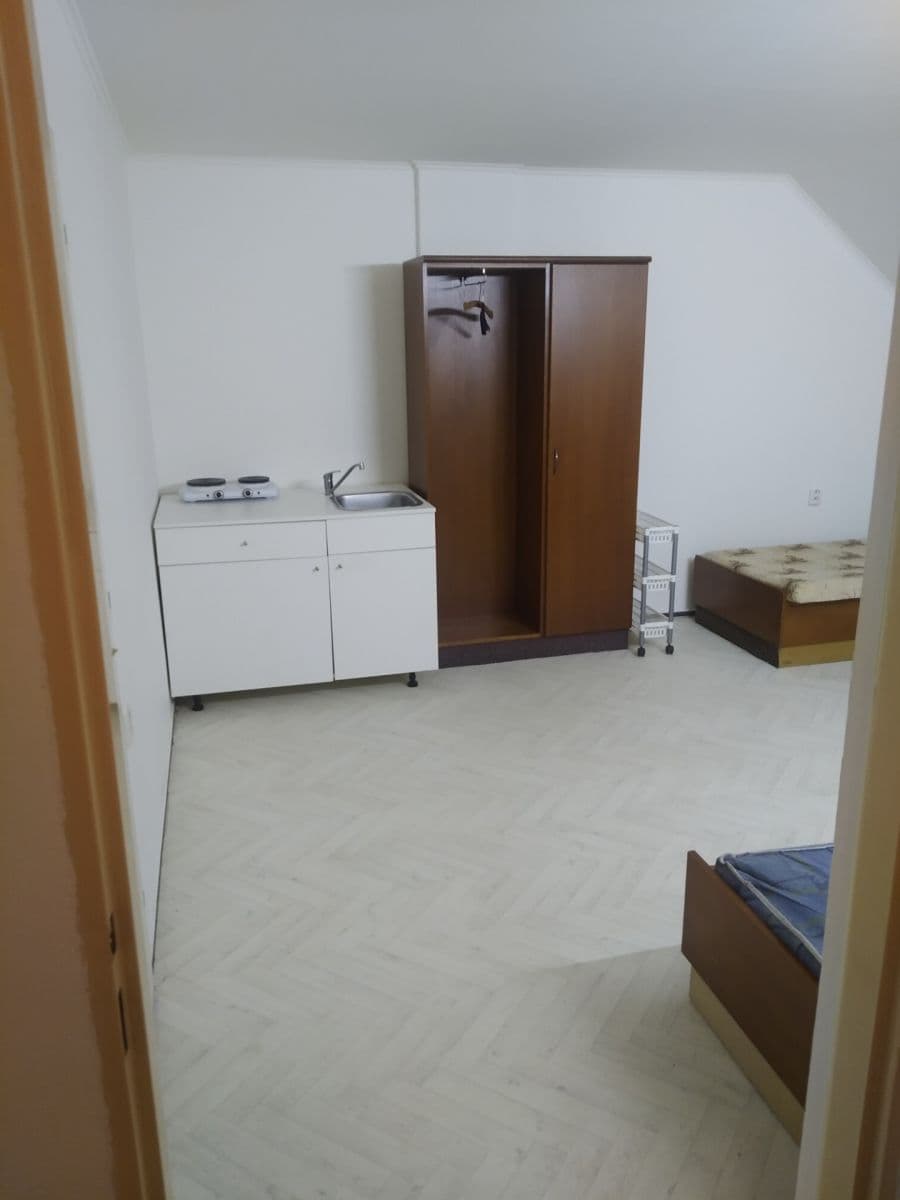 Prenájom bytu Garsoniéra 35 m², Bělohorská, Praha, Praha Prenájom bytu Garsoniéra 35 m², Bělohorská, Praha, Praha