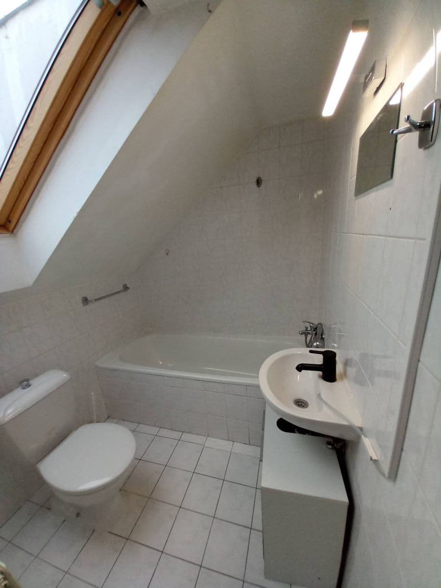 Prenájom bytu Garsoniéra 35 m², Bělohorská, Praha, Praha Prenájom bytu Garsoniéra 35 m², Bělohorská, Praha, Praha