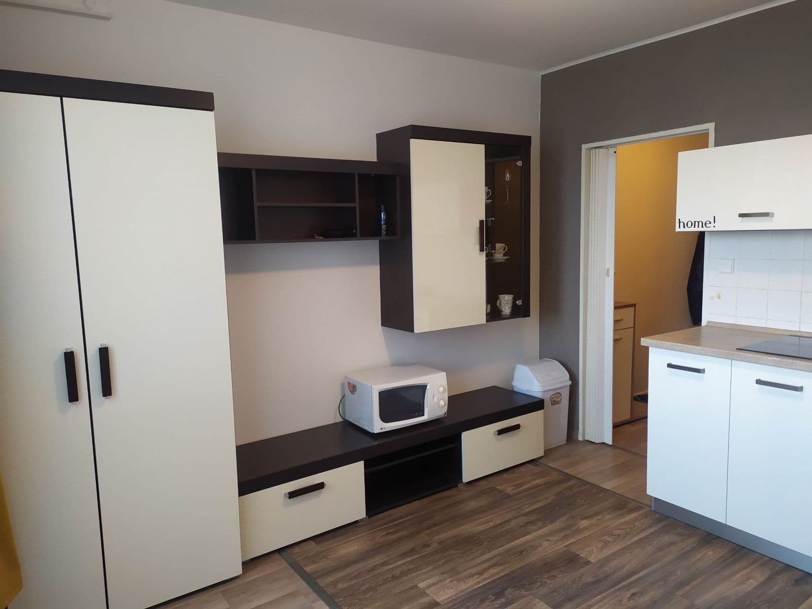 Prenájom bytu 1-izbový 20 m², Štúrova, Praha, Praha Prenájom bytu 1-izbový 20 m², Štúrova, Praha, Praha