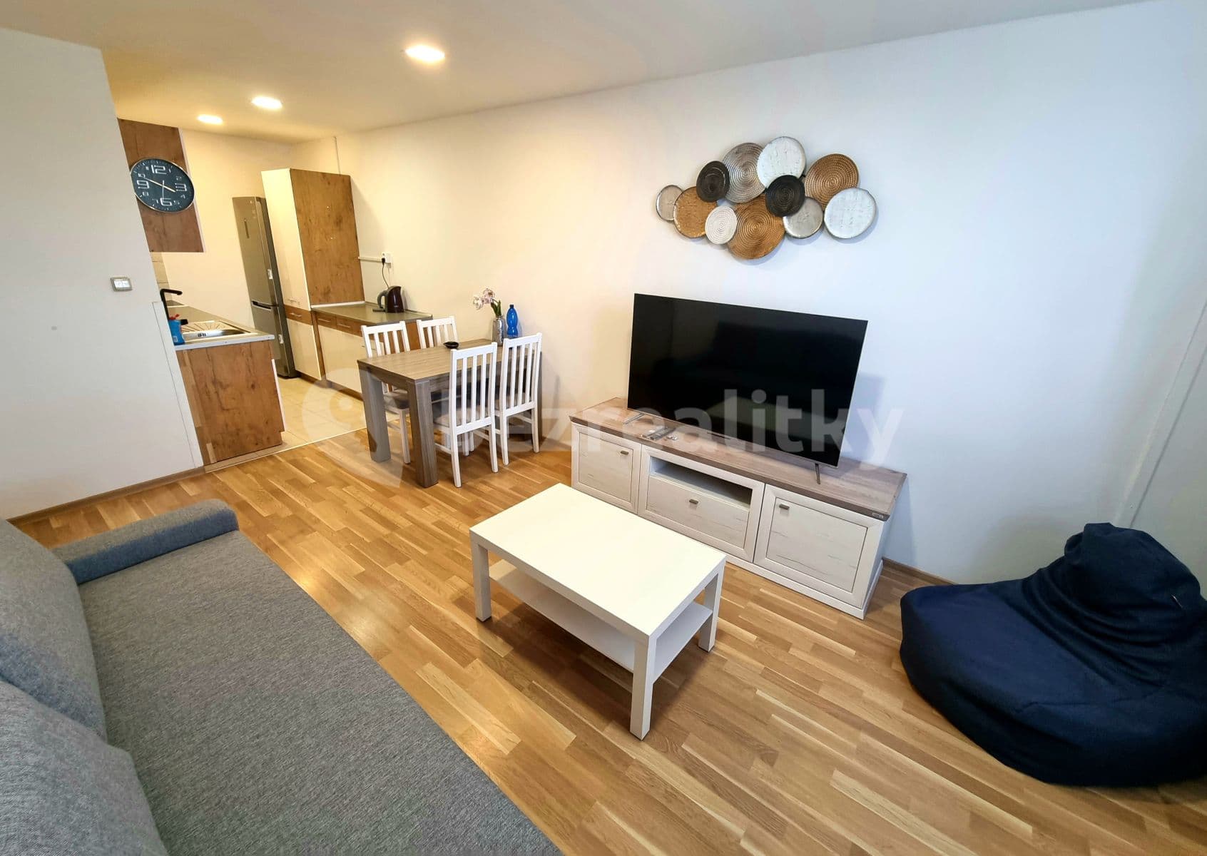Prenájom bytu 2-izbový 44 m², U Jezera, Praha, Praha Prenájom bytu 2-izbový 44 m², U Jezera, Praha, Praha