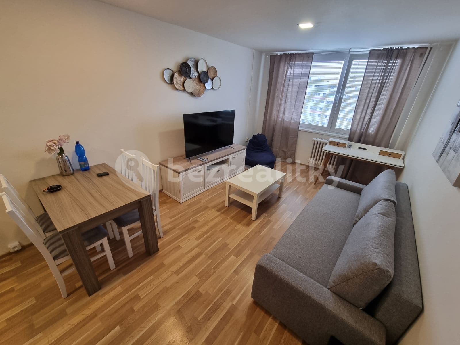Prenájom bytu 2-izbový 44 m², U Jezera, Praha, Praha Prenájom bytu 2-izbový 44 m², U Jezera, Praha, Praha