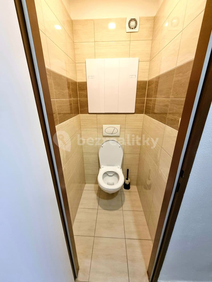 Prenájom bytu 2-izbový 44 m², U Jezera, Praha, Praha Prenájom bytu 2-izbový 44 m², U Jezera, Praha, Praha