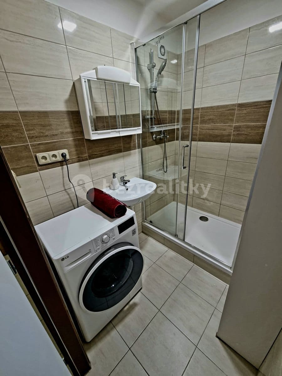 Prenájom bytu 2-izbový 44 m², U Jezera, Praha, Praha Prenájom bytu 2-izbový 44 m², U Jezera, Praha, Praha