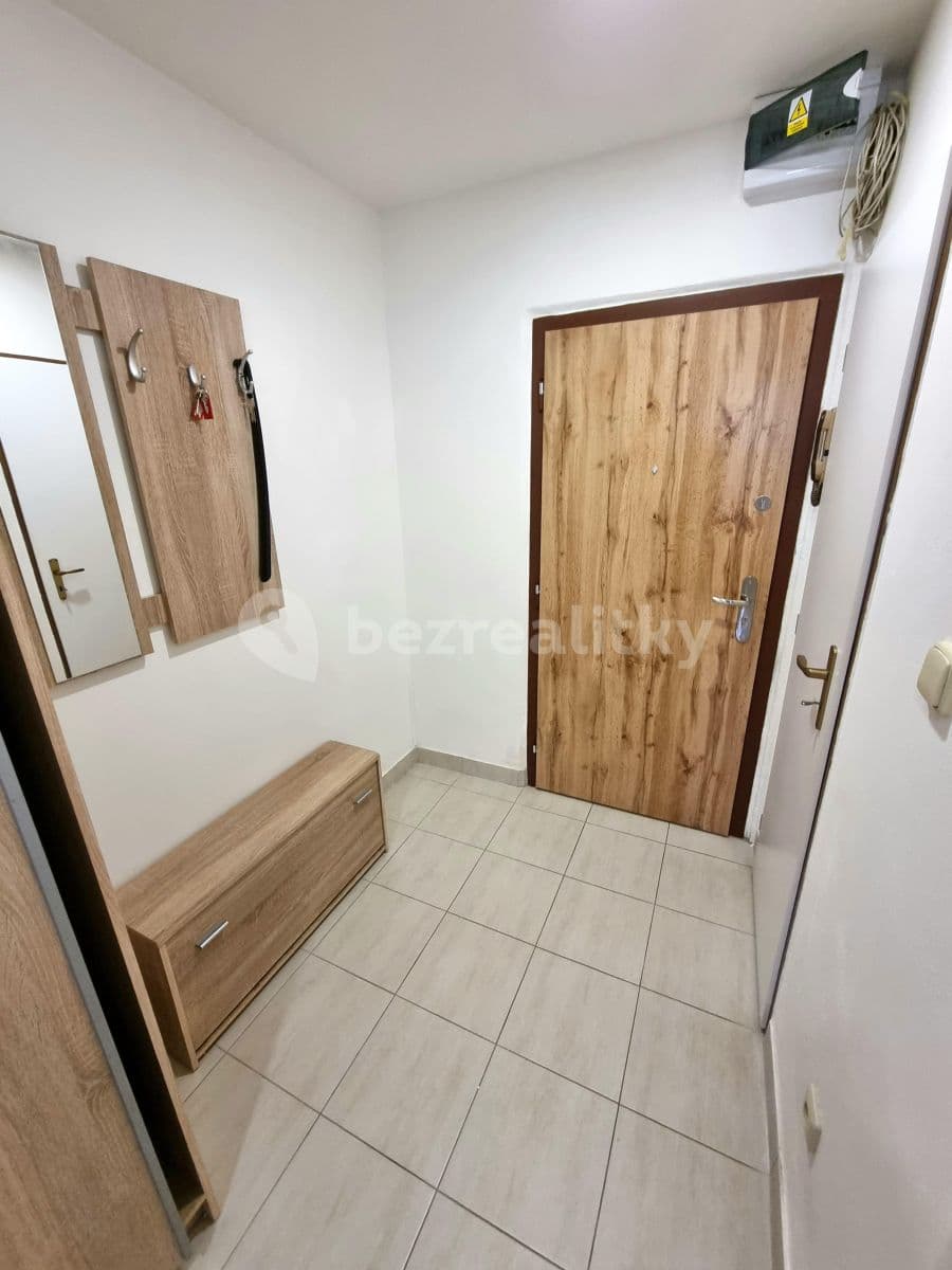 Prenájom bytu 2-izbový 44 m², U Jezera, Praha, Praha Prenájom bytu 2-izbový 44 m², U Jezera, Praha, Praha