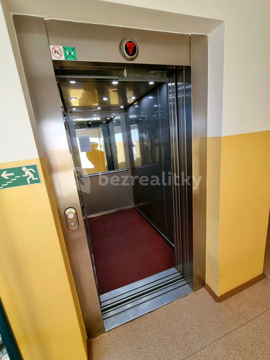 Prenájom bytu 2-izbový 44 m², U Jezera, Praha, Praha Prenájom bytu 2-izbový 44 m², U Jezera, Praha, Praha