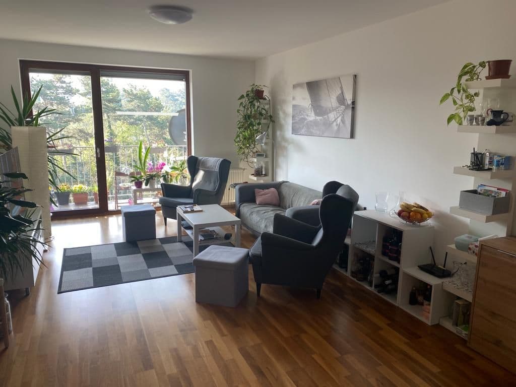 Prenájom bytu 3-izbový 90 m², Na Srážku, Praha, Praha Prenájom bytu 3-izbový 90 m², Na Srážku, Praha, Praha