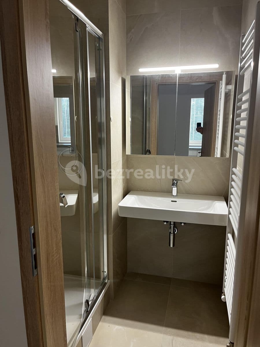 Prenájom bytu 2-izbový 43 m², V Pitkovičkách, Praha, Praha Prenájom bytu 2-izbový 43 m², V Pitkovičkách, Praha, Praha