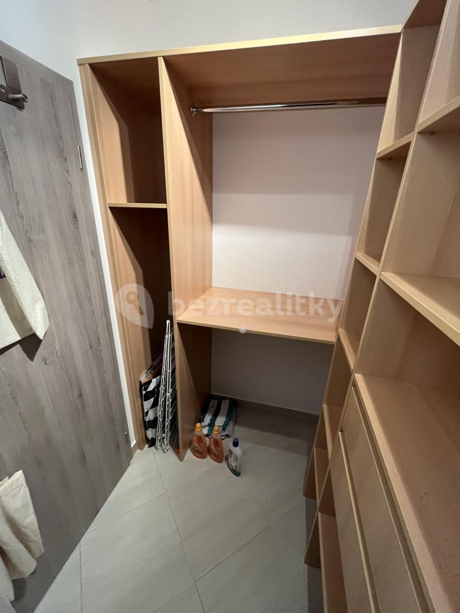 Prenájom bytu 2-izbový 57 m², Losenická, Praha, Praha Prenájom bytu 2-izbový 57 m², Losenická, Praha, Praha