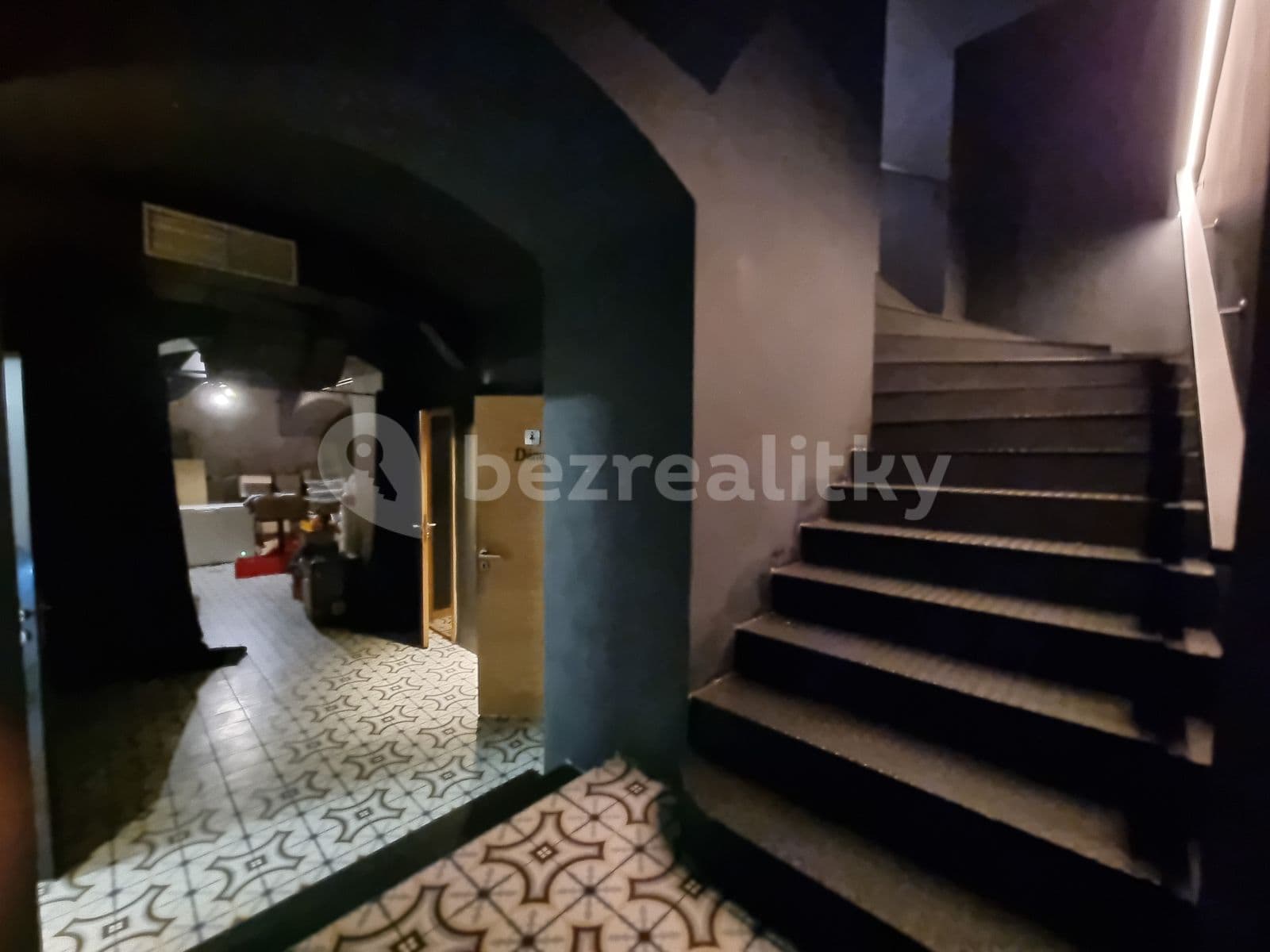 Prenájom nebytového priestoru 210 m², Bělehradská, Praha, Praha Prenájom nebytového priestoru 210 m², Bělehradská, Praha, Praha