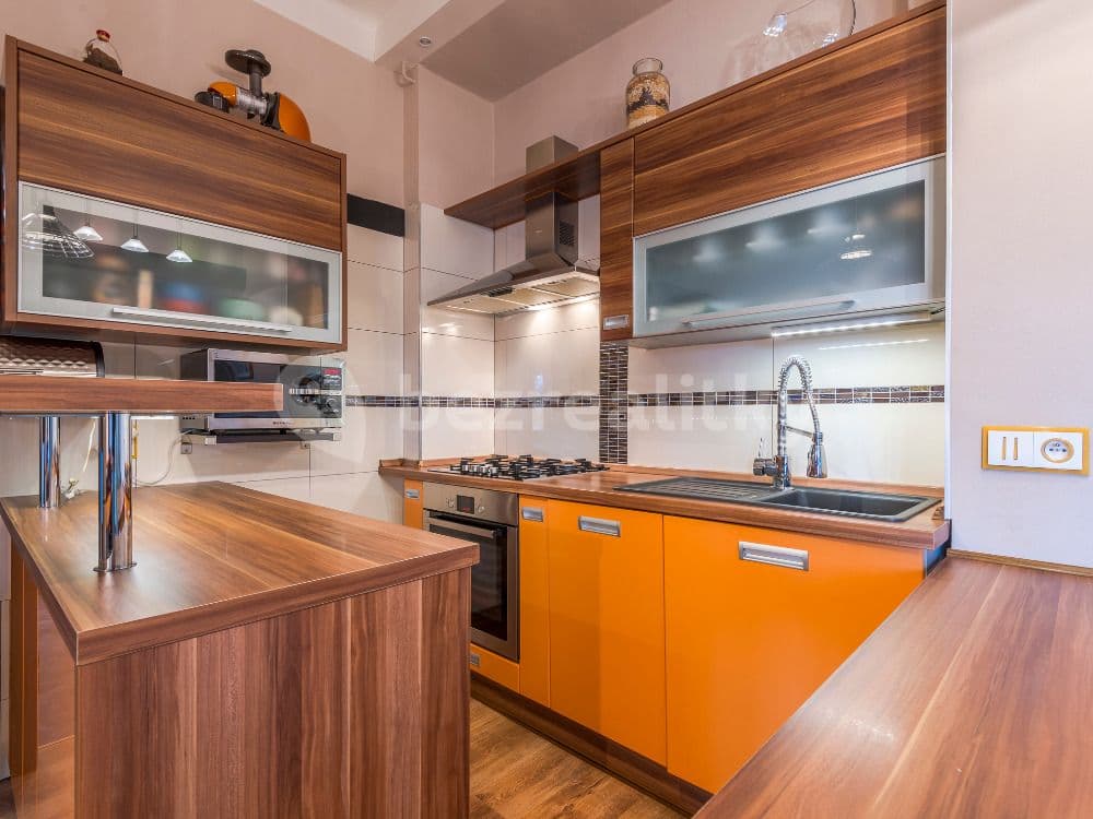 Prenájom bytu 2-izbový 55 m², Ruská, Praha, Praha Prenájom bytu 2-izbový 55 m², Ruská, Praha, Praha