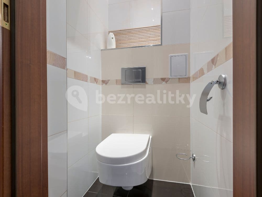 Prenájom bytu 2-izbový 55 m², Ruská, Praha, Praha Prenájom bytu 2-izbový 55 m², Ruská, Praha, Praha