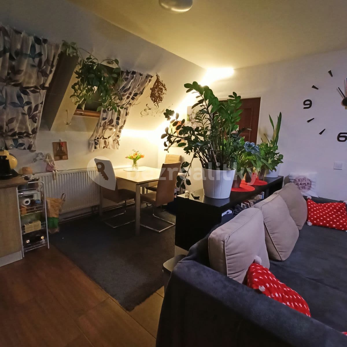 Prenájom bytu 3-izbový 85 m², Plchov, Středočeský kraj Prenájom bytu 3-izbový 85 m², Plchov, Středočeský kraj