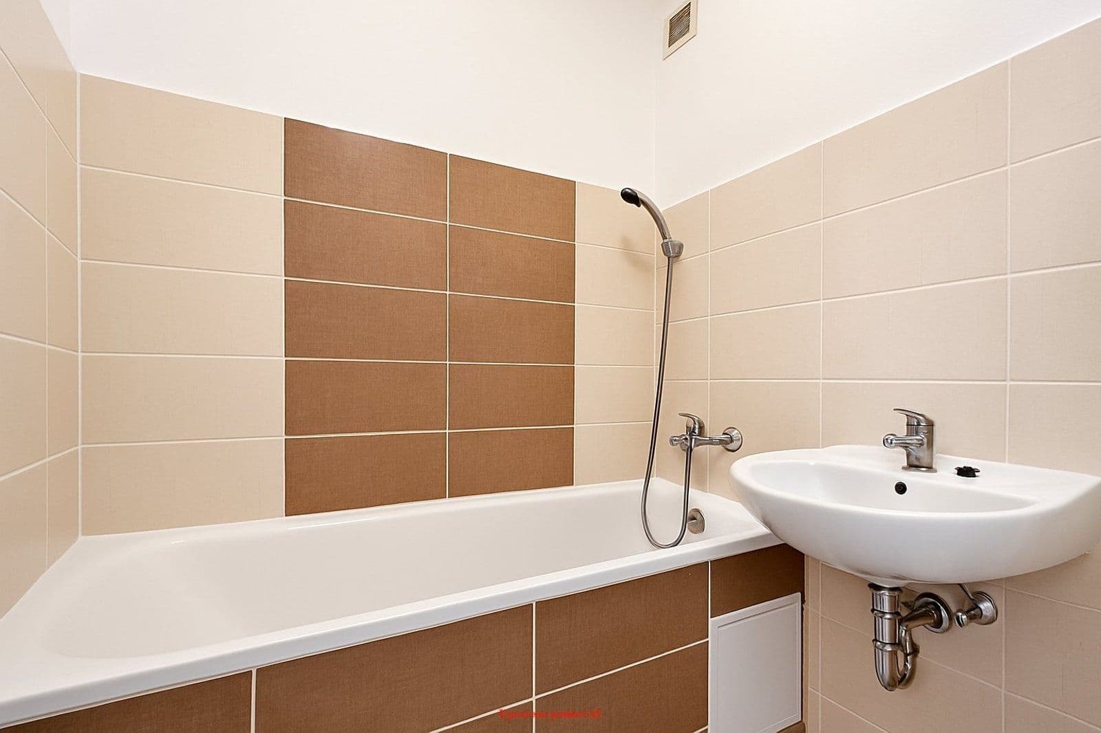 Prenájom bytu 3-izbový 69 m², Matuškova, Havířov, Moravskoslezský kraj Prenájom bytu 3-izbový 69 m², Matuškova, Havířov, Moravskoslezský kraj