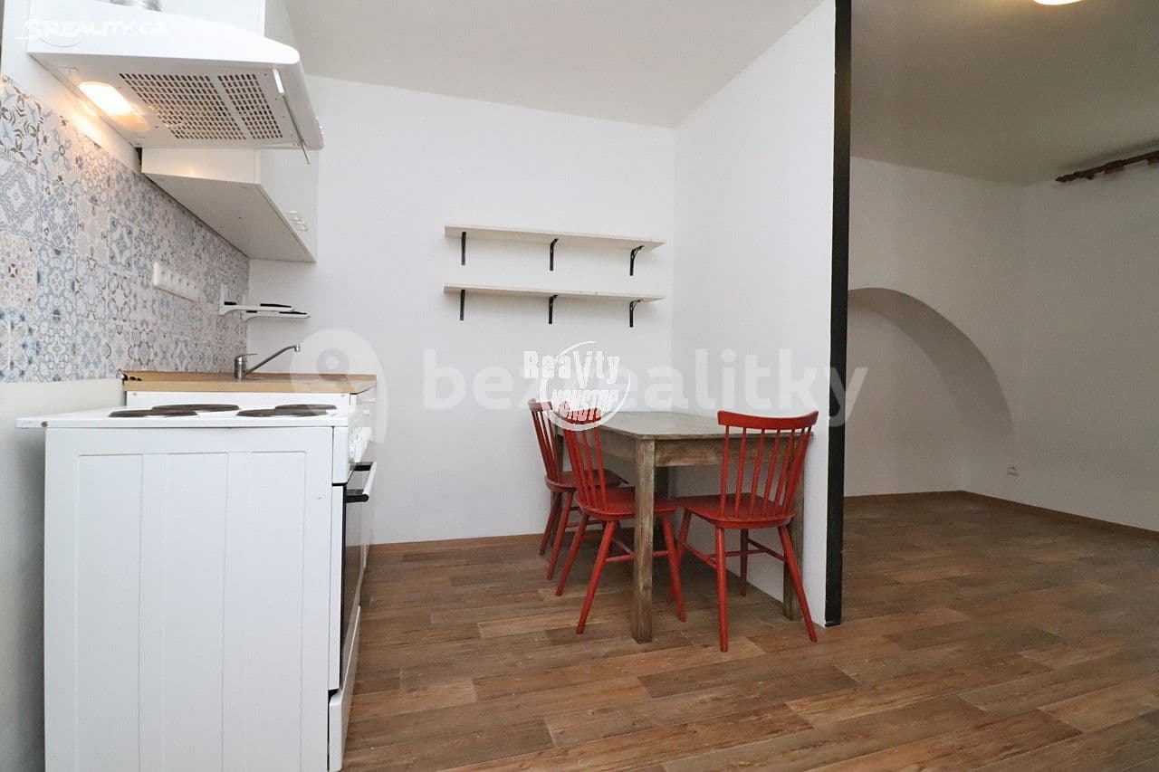Prenájom bytu 1-izbový 30 m², Joštova, Jihlava, Kraj Vysočina Prenájom bytu 1-izbový 30 m², Joštova, Jihlava, Kraj Vysočina